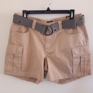 Momento Cargo Shorts with Belt